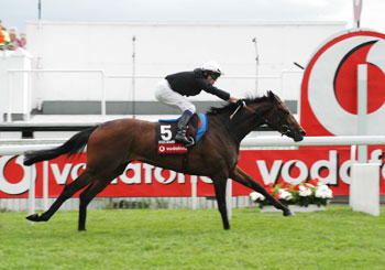 Ouija Board gana el Oaks 2004. Foto: Jesús de Miguel