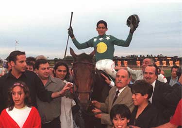 El jockey peruano, Jacinto Herrera, será el encargado de dirigir a MEMOV en el