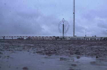 La lluvia en su paso produjo un desastre de magnitud en el circo platense