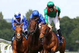 Sobre VADENI, Soumillon celebra con desmesura su triunfo en el Eclipse Foto: The Sun