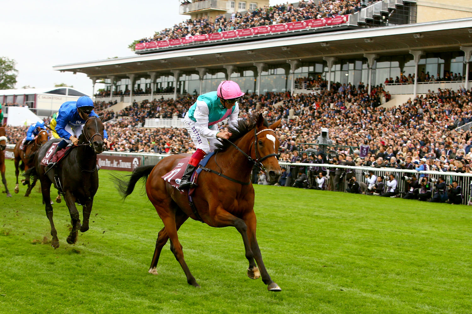 Enable (L.Dettori), brillante ganadora del Arco 17. Foto: prixarcdetriomphe.com Enable. Foto: