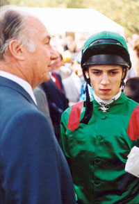C. Soumillon y Aga Khan. Foto: Jesús de  Miguel