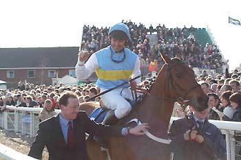 Un feliz Conor O´Dwyer tras vencer en el Smurfit Champion Hurdle. Foto: Jesús de Miguel