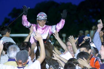 BAT RUIZERO y Jorge Valdivieso en el pesaje después de la victoria en el Rocha