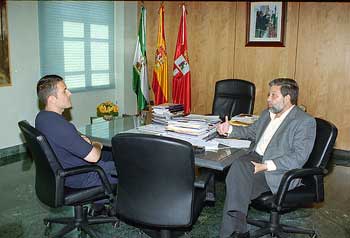 Don Francisco Toscano Sánchez en un momento de la entrevista. Foto: EquipoZom